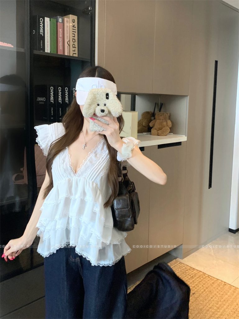 Women's Pleated V-Neck Chiffon Top Summer Slimming White