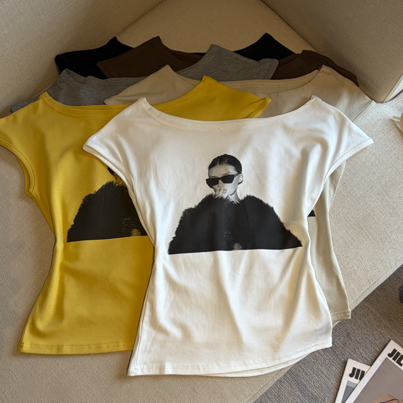 Women's American Retro Portrait Print Short Sleeve T-Shirt 2026 Summer Slim Fit Off-Shoulder One-Line Collar Top