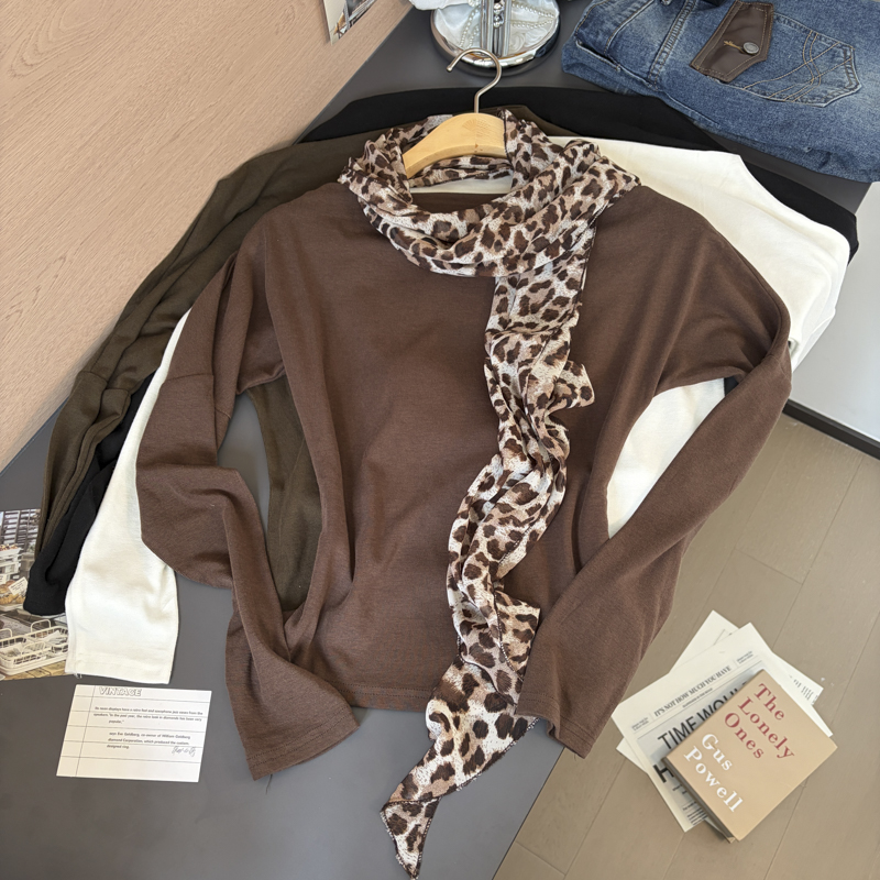 Leopard Print Scarf Off-Shoulder Long Sleeve T-Shirt for Women Slimming Design Cotton Top 2026 Fall
